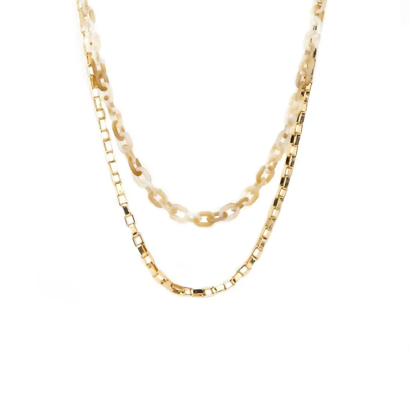 Double Resin/metal Link Necklace In Gold