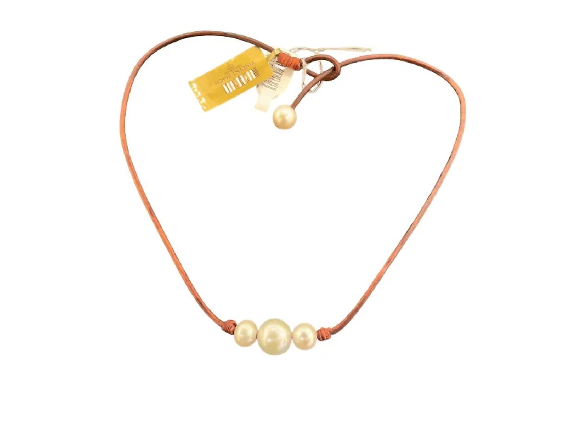 Women's Pearl Pendant Necklace In White/brown