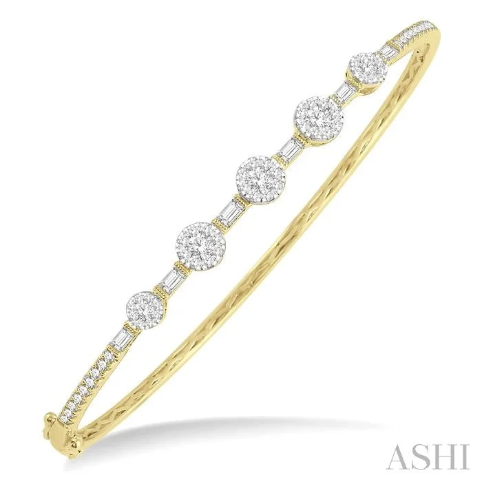 LOVEBRIGHT DIAMOND BANGLE